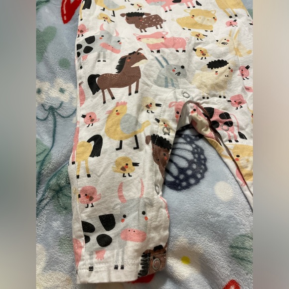 Farm Animal Patterned Boutique Baby Girl Outfit - Picture 3 of 4